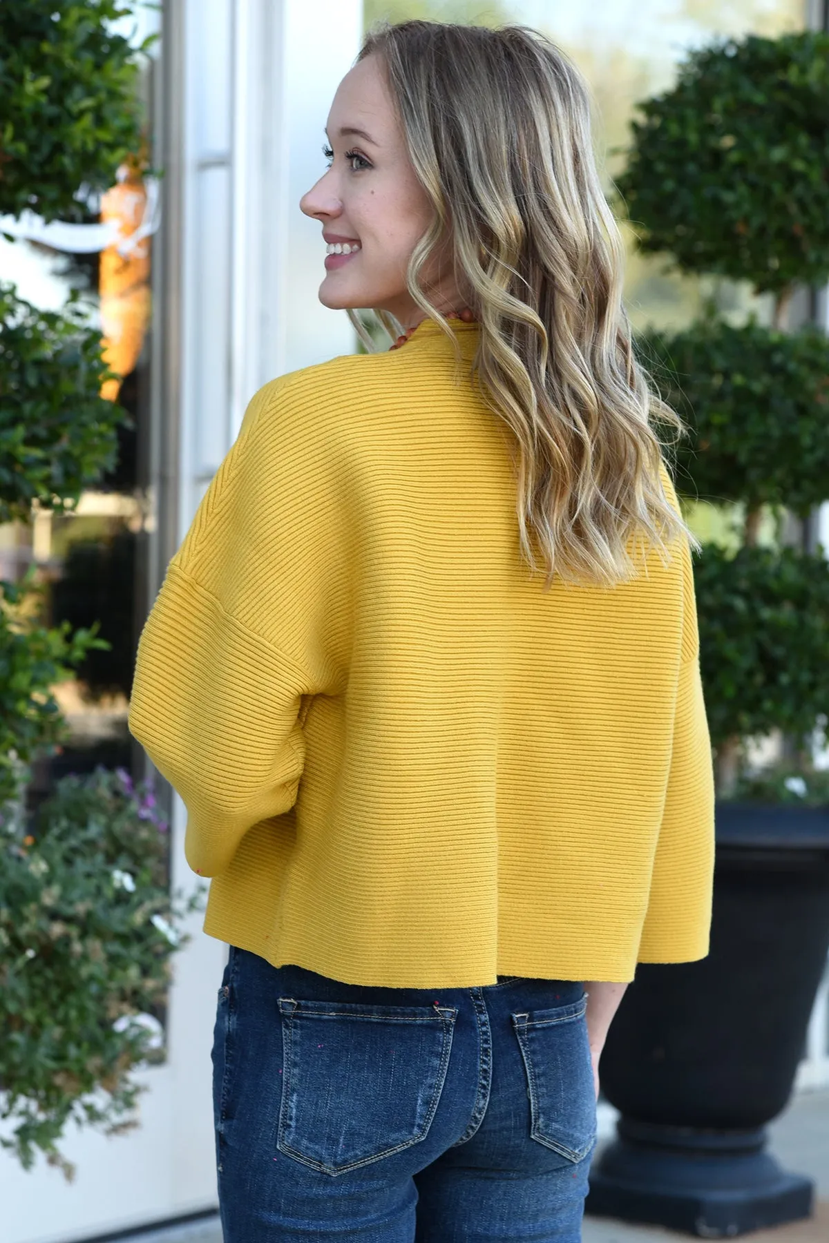 CALL ME CLASSIC SWEATER -MUSTARD