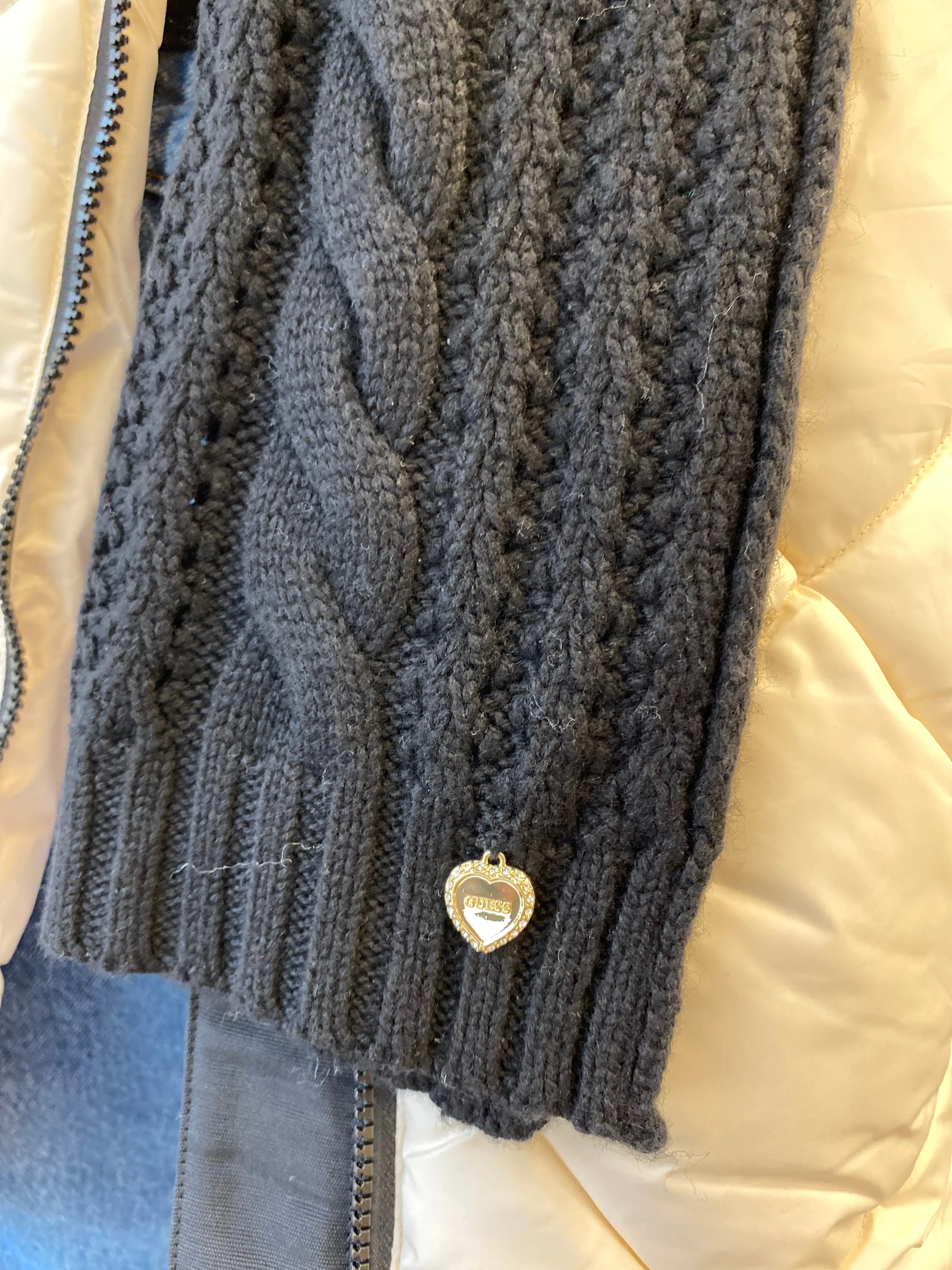 GUESS CABLE KNIT SCARF AW9073WOL03   COLOURS