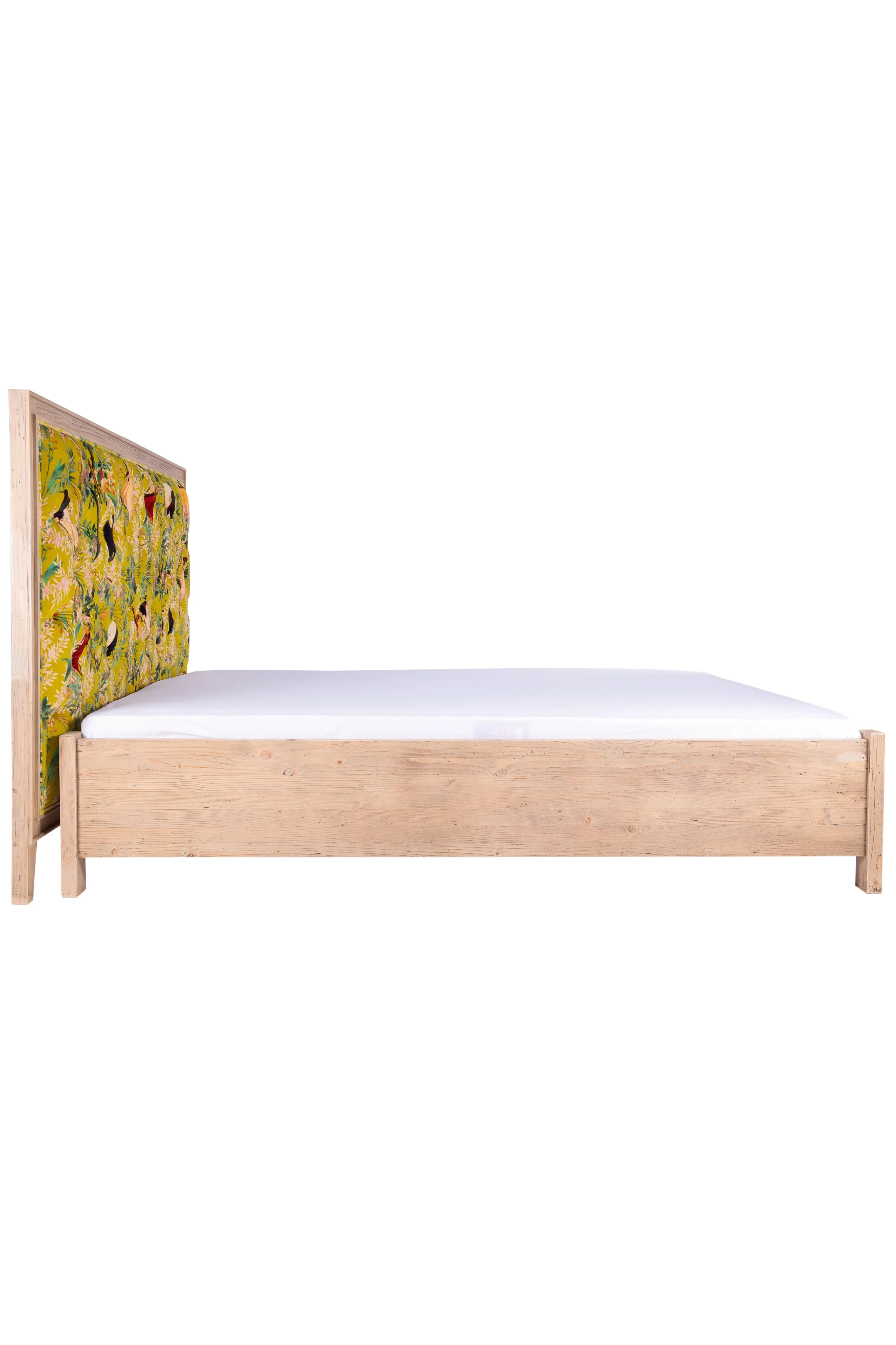 Mind The Gap Royal Garden Antal Bed In Green Velvet